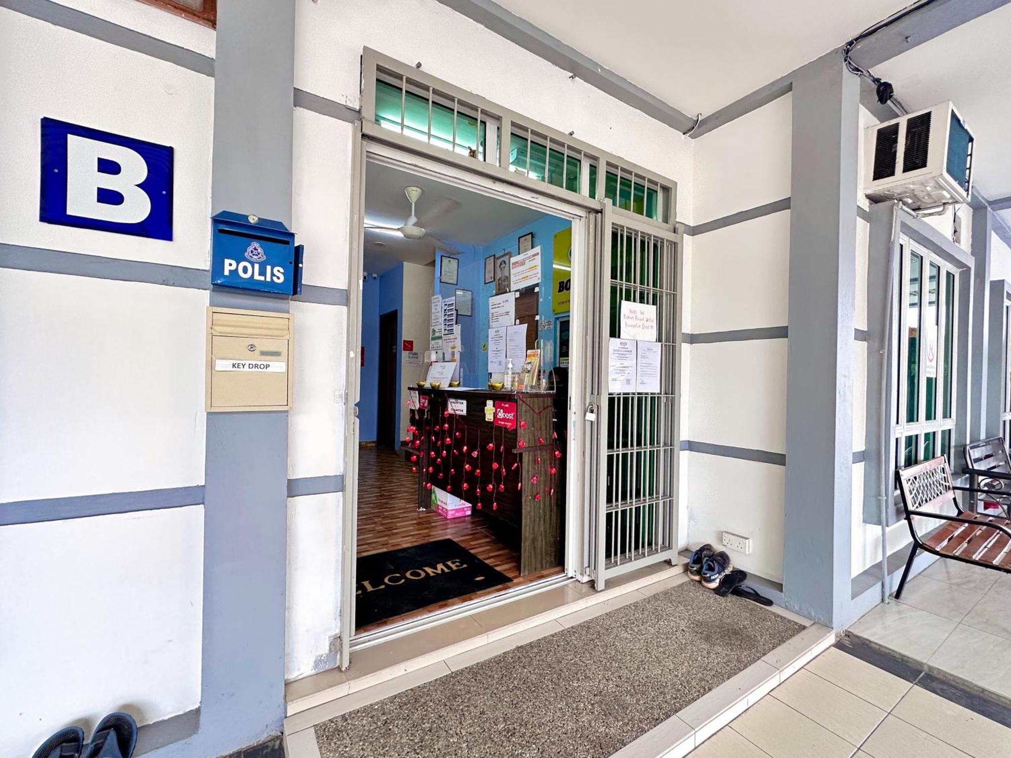 Borneo Inn Kota Kinabalu Exterior photo